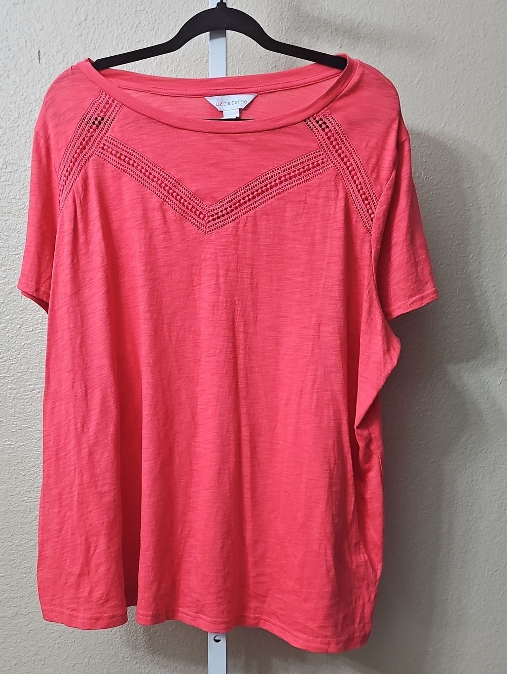 Liz Claiborne elegant v-shaped crochet chevron shirt